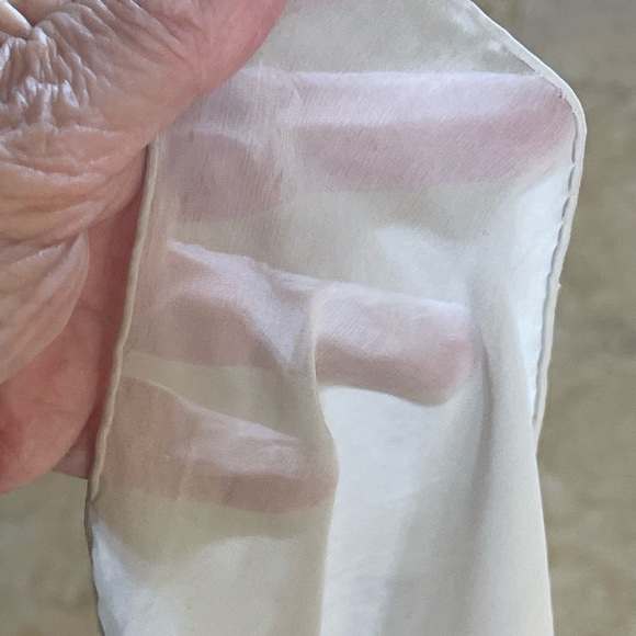 VINTAGE GUCCI RARE SCARF/SARONG - Picture 3 of 14